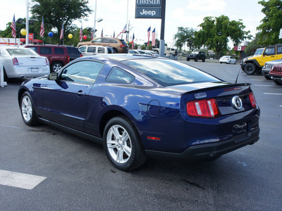 ford mustang 2010 dk  blue coupe v6 gasoline 6 cylinders rear wheel drive automatic 33021