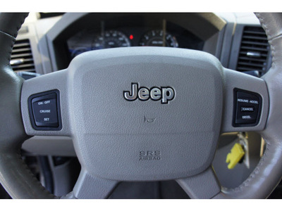 jeep grand cherokee 2005 light khaki suv laredo gasoline 8 cylinders 4 wheel drive shiftable automatic 07712