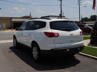 chevrolet traverse 2011 white lt gasoline 6 cylinders all whee drive automatic 27591