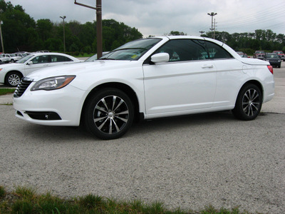 chrysler 200 convertible 2011 white s flex fuel 6 cylinders front wheel drive automatic 45840