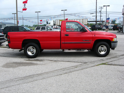 dodge ram pickup 1500 2001 red pickup truck slt l bed gasoline 8 cylinders rear wheel drive automatic 45840