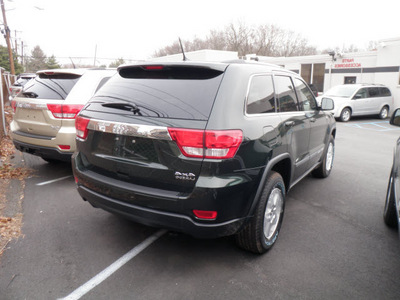 jeep grand cherokee 2011 green suv laredo gasoline 6 cylinders 4 wheel drive automatic with overdrive 08844