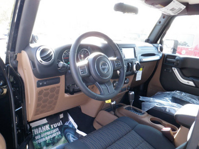 jeep wrangler unlimited 2011 black suv rubic gasoline 6 cylinders 4 wheel drive automatic with overdrive 08844