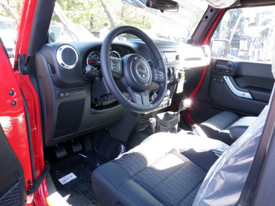 jeep wrangler 2011 red suv rubicon gasoline 6 cylinders 4 wheel drive 6 speed manual 08844