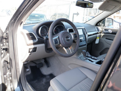 jeep grand cherokee 2011 dk  gray suv laredo gasoline 6 cylinders 4 wheel drive automatic with overdrive 08844