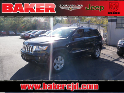jeep grand cherokee 2011 black suv laredo gasoline 8 cylinders 4 wheel drive automatic with overdrive 08844