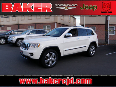 jeep grand cherokee 2011 white suv overland gasoline 8 cylinders 4 wheel drive automatic with overdrive 08844