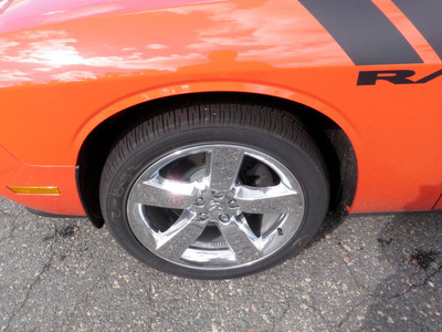 dodge challenger 2010 orange coupe r t gasoline 8 cylinders rear wheel drive automatic with overdrive 08844