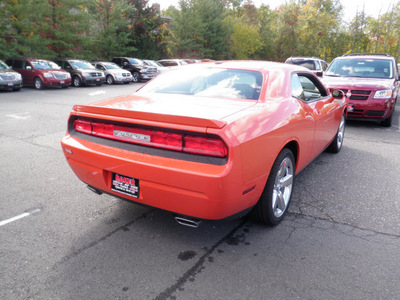 dodge challenger 2010 orange coupe r t gasoline 8 cylinders rear wheel drive automatic with overdrive 08844