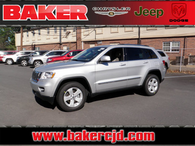 jeep grand cherokee 2011 silver suv laredo gasoline 6 cylinders 4 wheel drive automatic with overdrive 08844