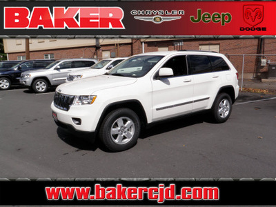 jeep grand cherokee 2011 white suv laredo gasoline 6 cylinders 4 wheel drive automatic with overdrive 08844