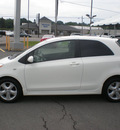 toyota yaris 2008 white hatchback gasoline 4 cylinders front wheel drive 5 speed manual 13502