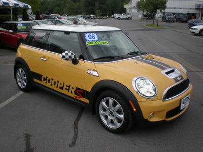 mini cooper 2008 yellow hatchback s gasoline 4 cylinders front wheel drive automatic 13502