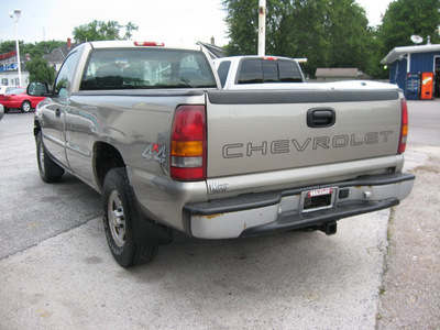chevrolet silverado 1500 2000 lt  gray pickup truck gasoline v6 4 wheel drive automatic 45840