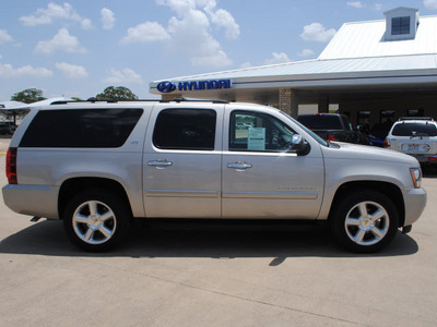 chevrolet suburban 2008 silver suv ltz flex fuel 8 cylinders 4 wheel drive automatic 76087