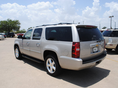 chevrolet suburban 2008 silver suv ltz flex fuel 8 cylinders 4 wheel drive automatic 76087