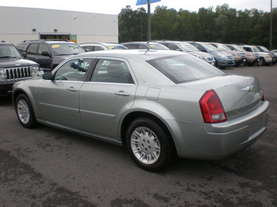 chrysler 300 2005 gray sedan gasoline 6 cylinders rear wheel drive automatic 13502