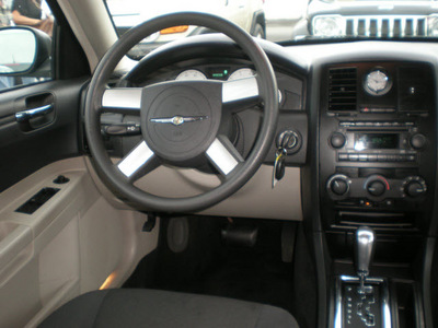 chrysler 300 2005 gray sedan gasoline 6 cylinders rear wheel drive automatic 13502