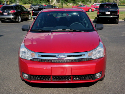 ford focus 2010 red sedan se gasoline 4 cylinders front wheel drive automatic with overdrive 55124