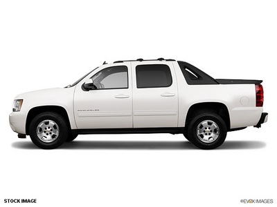 chevrolet avalanche 2011 white suv 4x4 ltz dvd navi flex fuel 8 cylinders 4 wheel drive automatic with overdrive 55313
