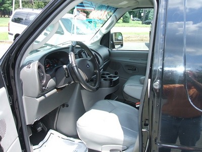 ford econoline e 250 2006 black van gasoline 8 cylinders rear wheel drive automatic 07054