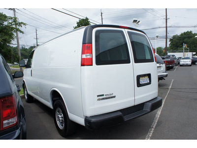 chevrolet express cargo 2010 white van 2500 flex fuel 8 cylinders rear wheel drive automatic with overdrive 08902