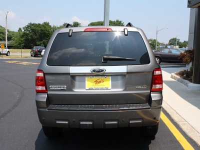 ford escape 2009 gray suv limited gasoline 4 cylinders 4 wheel drive automatic with overdrive 07735