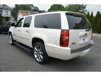 chevrolet suburban 2010 white suv ltz 1500 flex fuel 8 cylinders 4 wheel drive automatic 07507