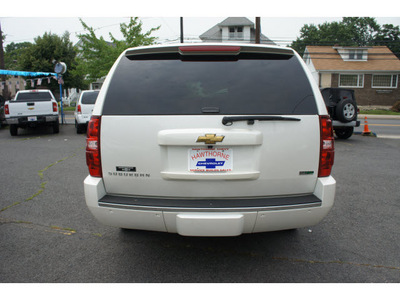 chevrolet suburban 2010 white suv ltz 1500 flex fuel 8 cylinders 4 wheel drive automatic 07507