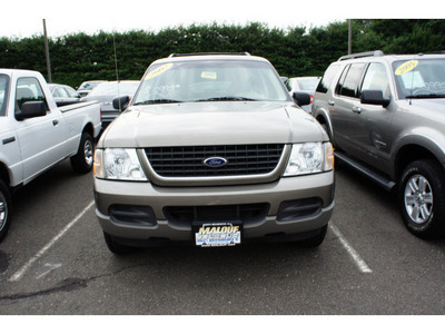 ford explorer 2002 gray suv xlt gasoline 6 cylinders 4 wheel drive automatic with overdrive 08902