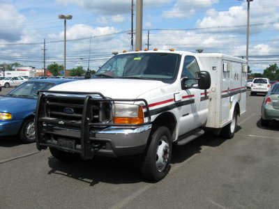 ford f 550 2000 white diesel automatic 08902