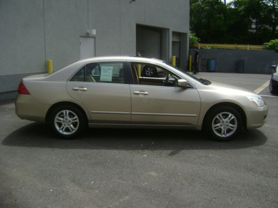 honda accord 2007 beige sedan ex gasoline 4 cylinders front wheel drive automatic 07044