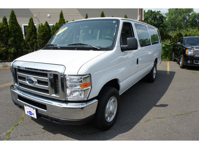 ford econoline wagon 2008 white wagon e 350 sd xlt gasoline 8 cylinders rear wheel drive automatic with overdrive 07507