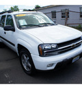 chevrolet trailblazer ext 2005 white suv lt gasoline 6 cylinders 4 wheel drive automatic with overdrive 08902