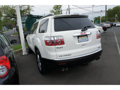 gmc acadia 2008 white suv slt 2 gasoline 6 cylinders all whee drive automatic with overdrive 08902