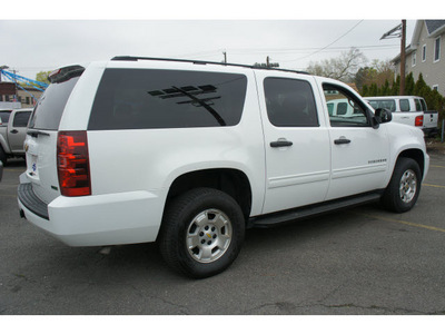 chevrolet suburban 2010 white suv ls 1500 flex fuel 8 cylinders 4 wheel drive automatic 07507