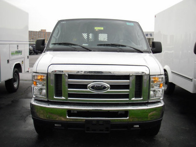 ford econoline cargo 2011 oxford white van e 350 sd flex fuel 8 cylinders rear wheel drive automatic with overdrive 07735