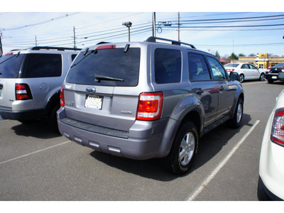 ford escape 2008 gray suv xlt gasoline 6 cylinders all whee drive automatic with overdrive 08902
