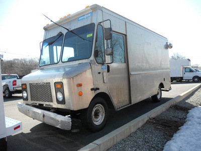 workhorse box truck 2002 silver van slt 6 cylinders not specified 07507