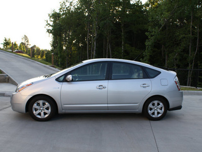 toyota prius 2007 silver hatchback base hybrid 4 cylinders front wheel drive automatic 27215
