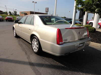 cadillac dts 2008 gold sedan gasoline 8 cylinders front wheel drive automatic 45036