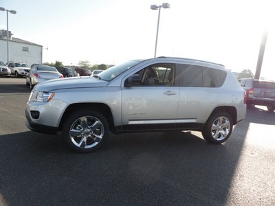 jeep compass 2011 silver suv limited gasoline 4 cylinders 2 wheel drive automatic 60915