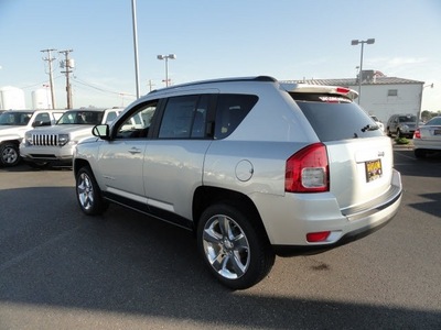 jeep compass 2011 silver suv limited gasoline 4 cylinders 2 wheel drive automatic 60915