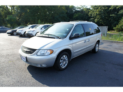 chrysler town and country 2004 bright silver van touring platinum series nav dv gasoline 6 cylinders front wheel drive 4 speed automatic 07712