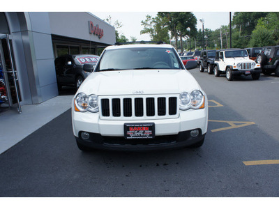 jeep grand cherokee 2008 white suv laredo gasoline 6 cylinders 4 wheel drive automatic with overdrive 08844