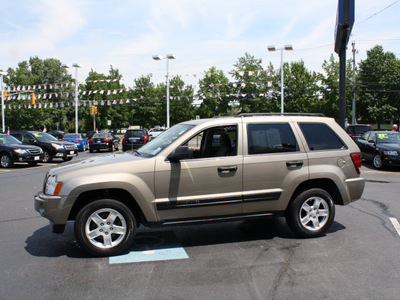 jeep grand cherokee 2006 light khaki suv laredo gasoline 6 cylinders 4 wheel drive automatic 07701