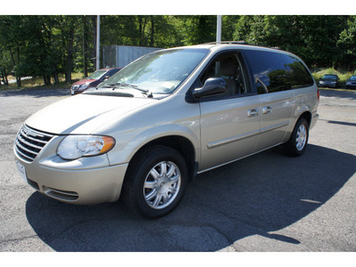 chrysler town and country 2005 gold van touring gasoline 6 cylinders front wheel drive automatic 08812