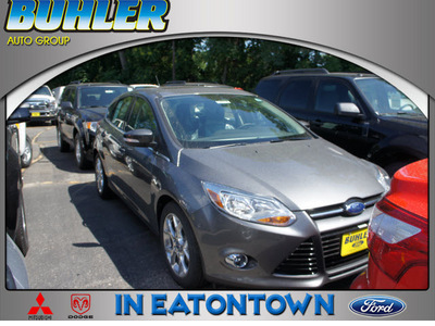 ford focus 2012 gray hatchback sel gasoline 4 cylinders front wheel drive automatic 07724