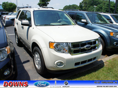 ford escape 2012 white suv xlt gasoline 4 cylinders front wheel drive automatic with overdrive 08753