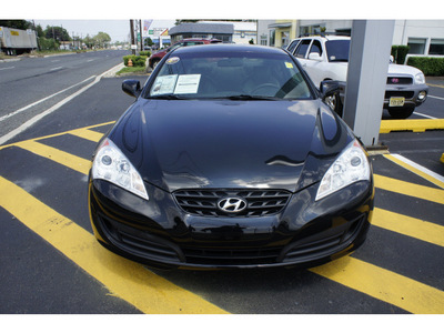 hyundai genesis coupe 2010 black coupe 2 0t gasoline 4 cylinders rear wheel drive 6 speed manual 08016